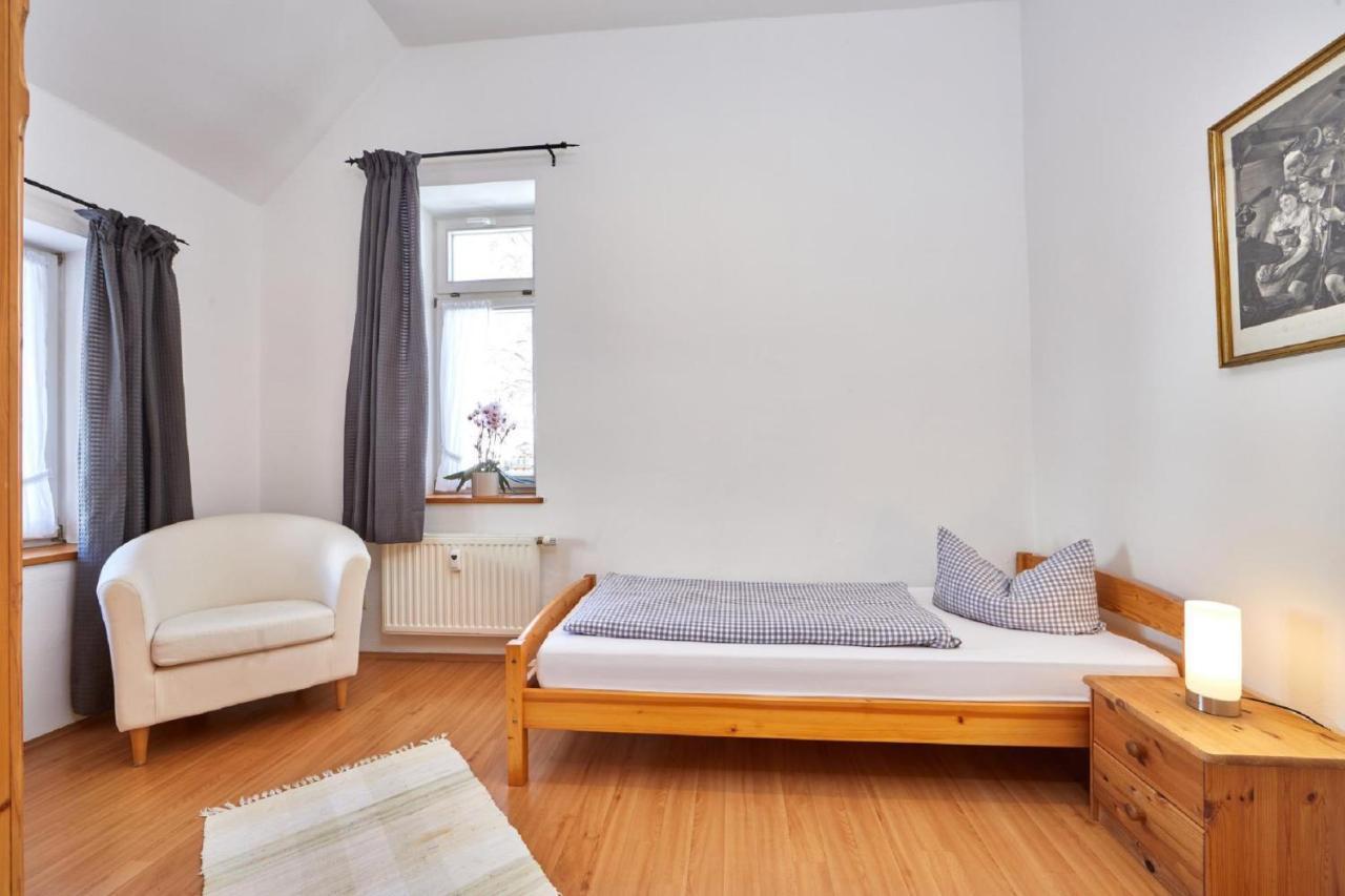 Apartments Alte Villa ガルミッシュ・パルテンキルヒェン エクステリア 写真