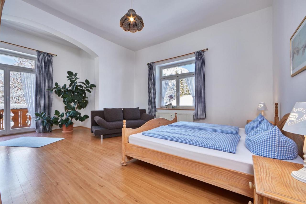 Apartments Alte Villa ガルミッシュ・パルテンキルヒェン エクステリア 写真