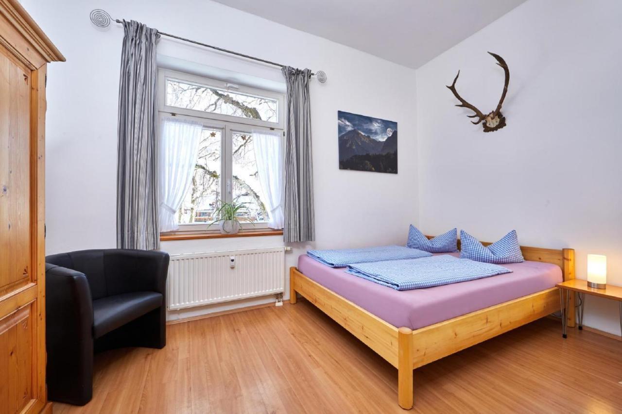 Apartments Alte Villa ガルミッシュ・パルテンキルヒェン エクステリア 写真