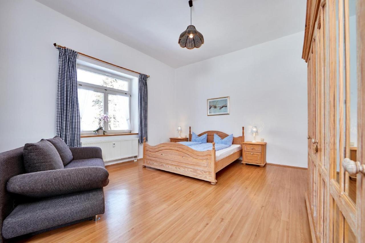 Apartments Alte Villa ガルミッシュ・パルテンキルヒェン エクステリア 写真